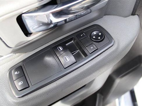 Used 2018 RAM 5500 4x4 Regular Cab image 12