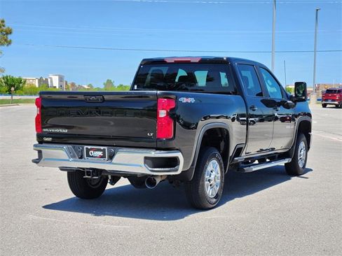 Used 2024 Chevrolet Silverado 2500 LT image 7