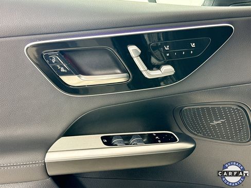 Used 2025 Mercedes-Benz GLC 350e GLC 350e image 19