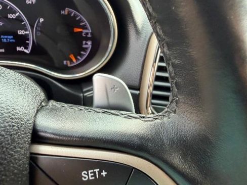 Used 2017 Jeep Grand Cherokee Laredo image 20