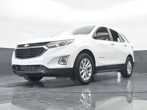 Used 2021 Chevrolet Equinox LS image 51