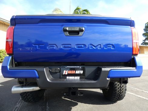 Used 2025 Toyota Tacoma SR5 image 10