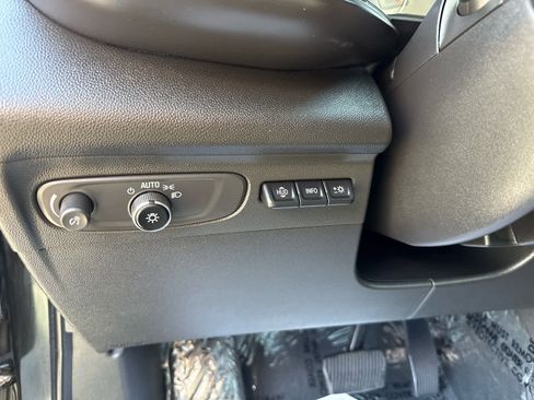Used 2023 Buick Envision Avenir AWD/4WD image 19
