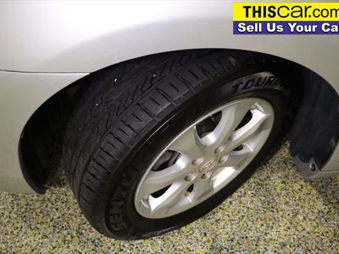 Used 2011 Toyota Camry LE image 24