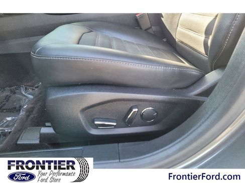 Used 2017 Ford Fusion SE w/ Equipment Group 201A image 13