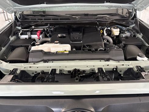 Used 2025 Toyota Tundra Limited AWD/4WD image 40
