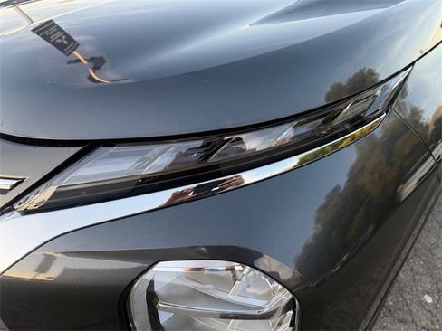 New 2026 Mitsubishi Outlander SE image 32