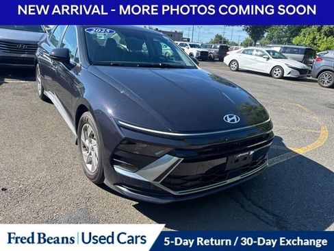 Certified 2025 Hyundai Sonata SE FWD image 2