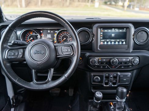 Used 2023 Jeep Wrangler Unlimited Sport image 12