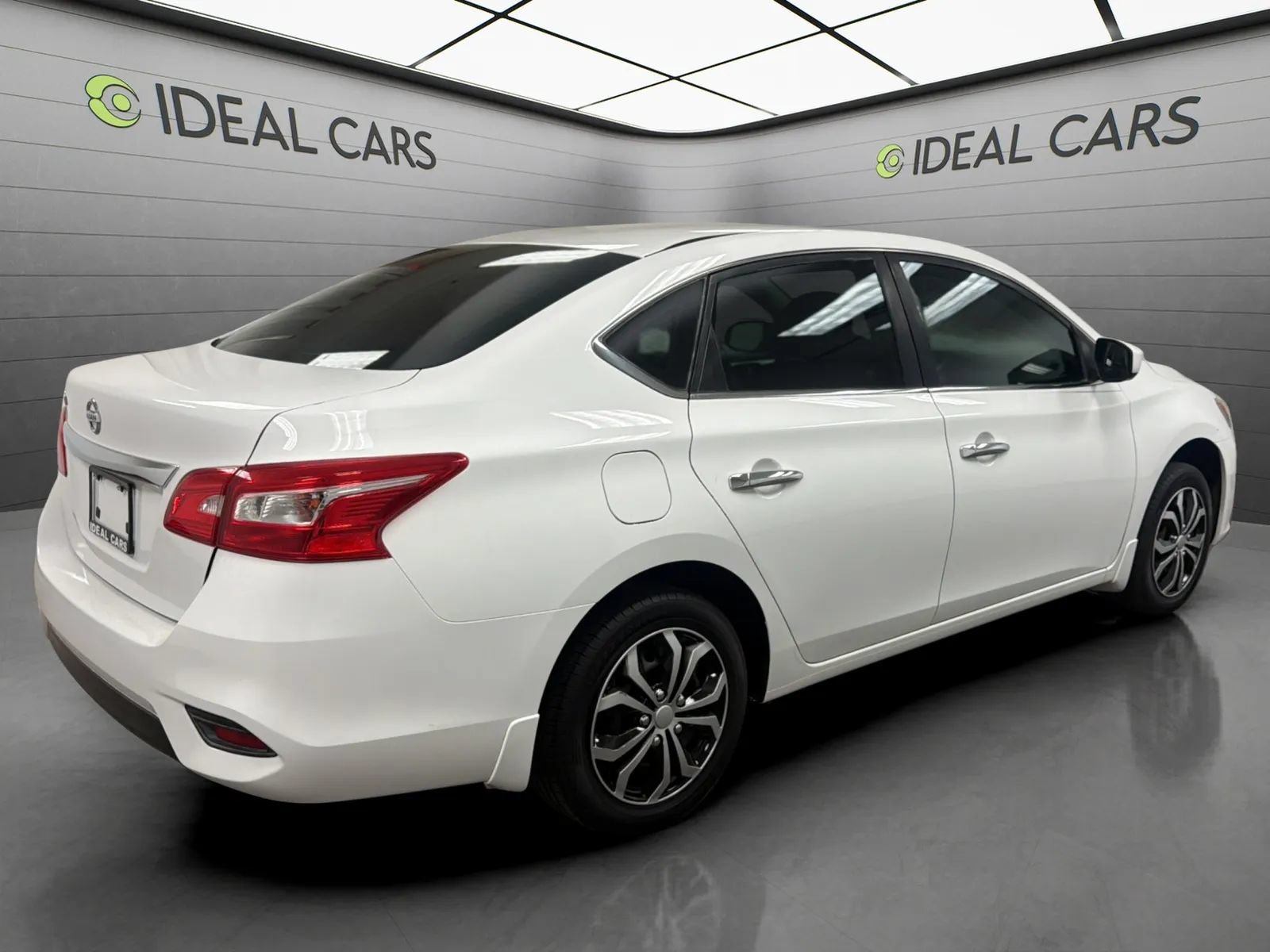 Used 2017 Nissan Sentra S FWD image 5