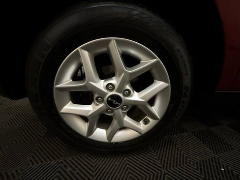 Certified 2023 Kia Soul LX w/ LX Technology Package FWD image 21