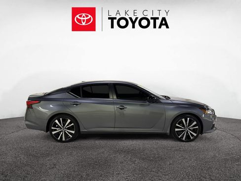 Used 2022 Nissan Altima 2.5 SR image 9