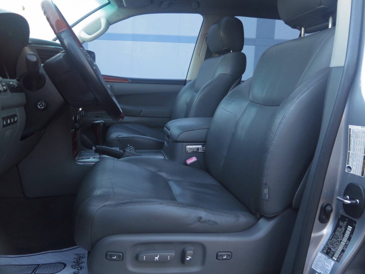 Used 2008 Lexus LX 570 4WD w/ Technology Pkg image 14