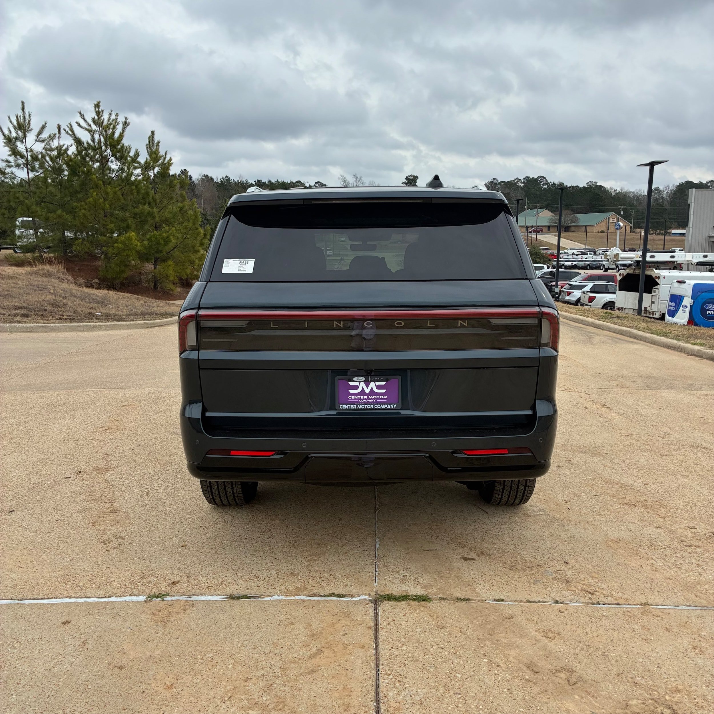 New 2025 Lincoln Navigator Reserve AWD/4WD image 6