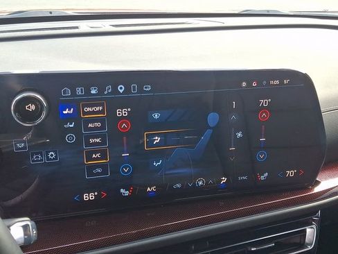 Certified 2025 Chevrolet Traverse Z71 w/ Driver Confidence Package AWD/4WD image 16