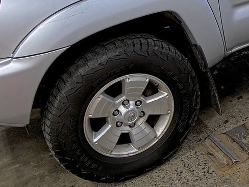 Used 2013 Toyota Tacoma 4x4 Double Cab w/ TRD Sport Pkg image 5