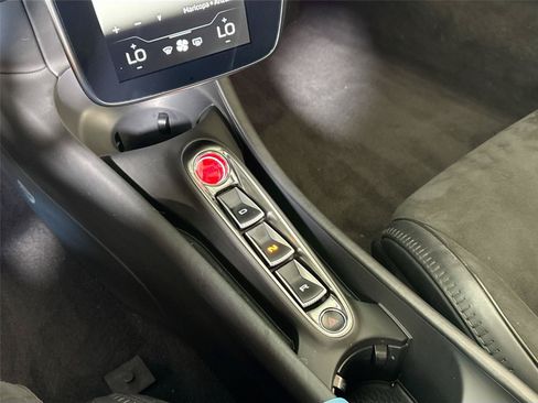 Used 2023 McLaren Artura RWD image 20