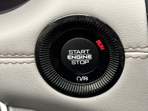 Used 2022 Jeep Compass Limited AWD/4WD image 19