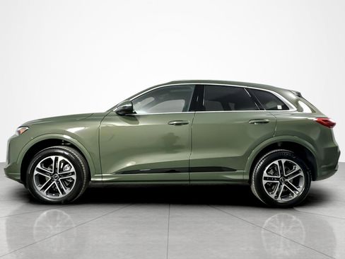 Used 2025 Audi Q5 Premium w/ 19" Wheel Package AWD/4WD image 2