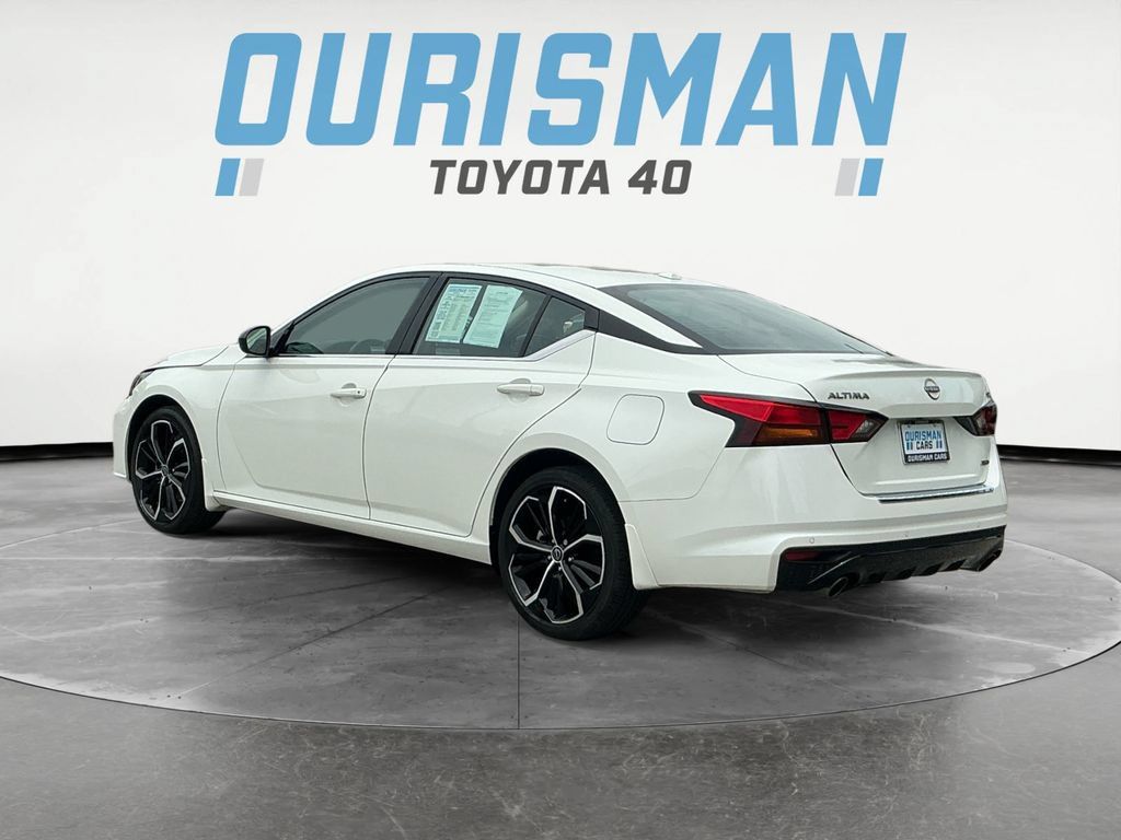 Used 2023 Nissan Altima 2.5 SR w/ SR Premium Package AWD/4WD image 5