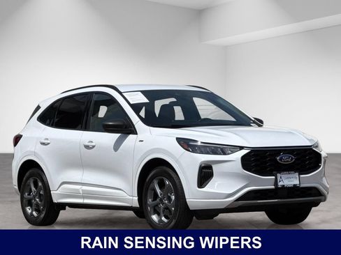 Used 2023 Ford Escape ST-Line w/ Tech Pack #1 AWD/4WD image 9