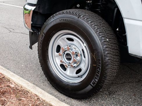 Used 2025 Ford F250 XL w/ FX4 Off-Road Package image 5