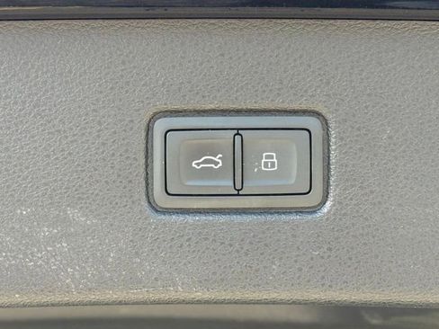 Used 2021 Audi Q7 3.0T Prestige w/ Prestige Package AWD/4WD image 17