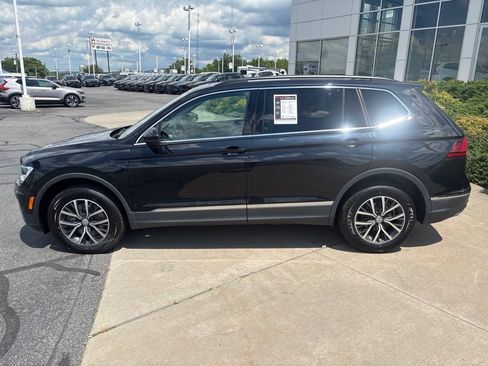Used 2020 Volkswagen Tiguan SE w/ Panoramic Sunroof Package AWD/4WD image 9