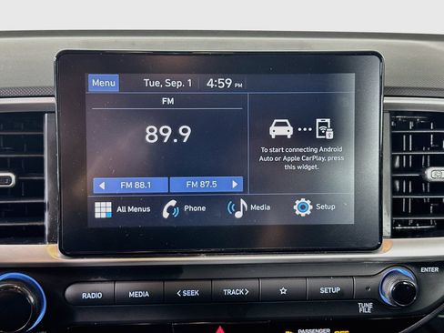 Used 2025 Hyundai Venue SEL FWD image 21
