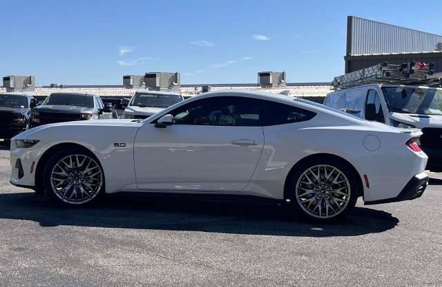 Used 2026 Ford Mustang GT Premium RWD image 7