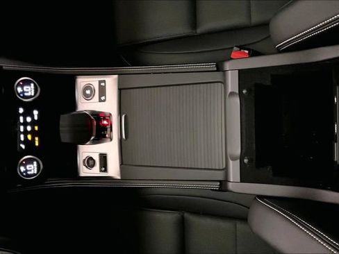 Certified 2025 Jaguar F-PACE R-Dynamic S image 11