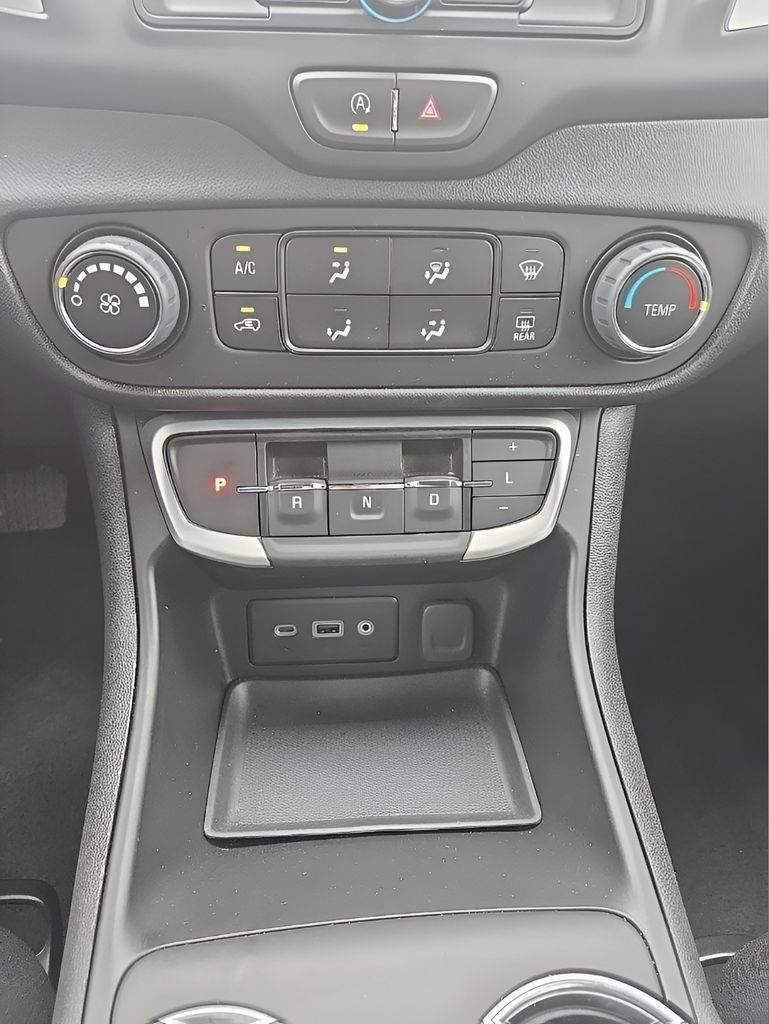 Used 2024 GMC Terrain SLE FWD image 24