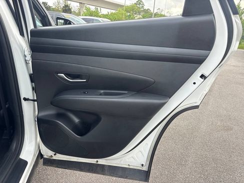 Used 2025 Hyundai Tucson SEL AWD/4WD image 17