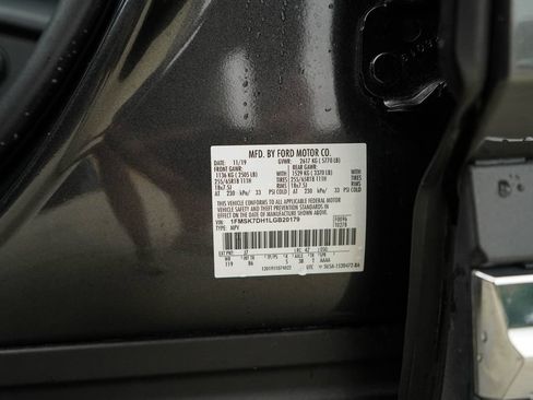 Used 2020 Ford Explorer XLT RWD image 40
