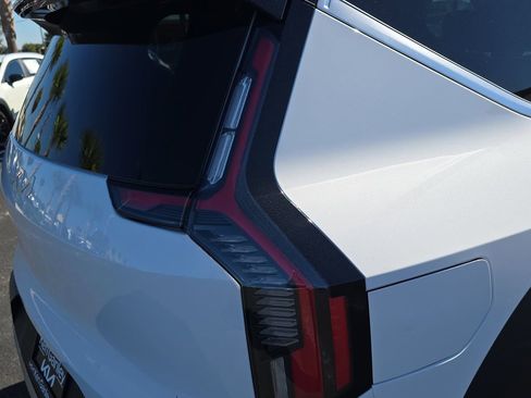 New 2026 Kia EV9 Wind image 11