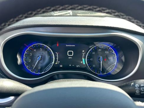 New 2027 Chrysler Pacifica Select AWD/4WD image 22