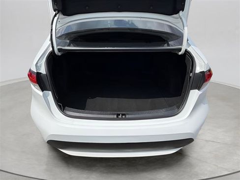 Used 2020 Toyota Corolla LE FWD image 15