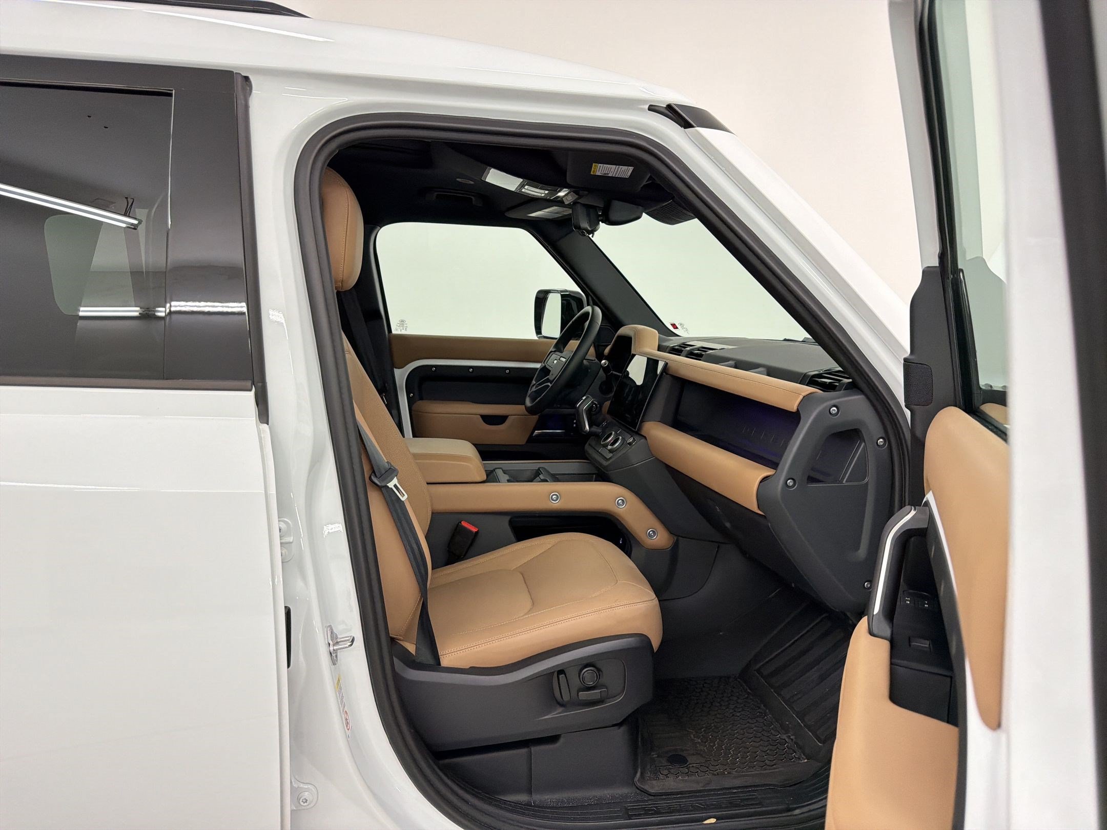 New 2026 Land Rover Defender 110 X-Dynamic SE AWD/4WD image 29
