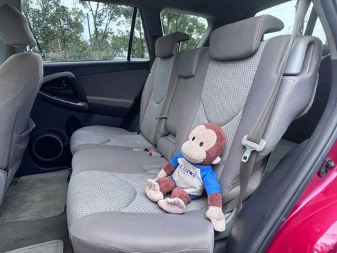 Used 2006 Toyota RAV4 2WD image 11