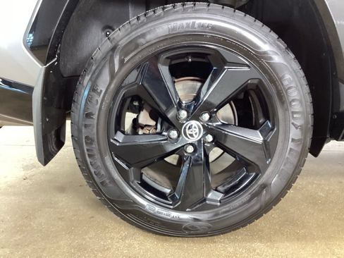 Used 2020 Toyota RAV4 XSE AWD/4WD image 40