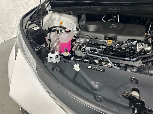 Used 2025 Toyota Sienna LE image 69