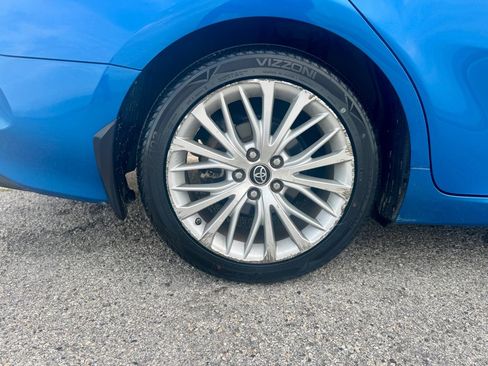 Used 2019 Toyota Camry XLE image 11