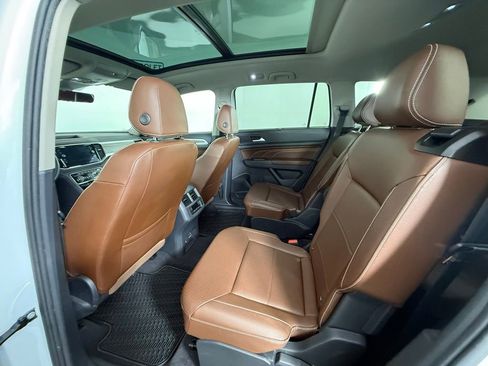 Used 2023 Volkswagen Atlas SEL AWD/4WD image 16