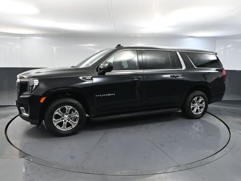 Used 2024 GMC Yukon XL SLE image 10