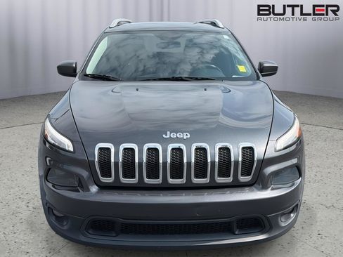 Used 2016 Jeep Cherokee Latitude FWD image 9