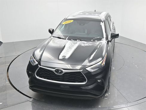 Used 2022 Toyota Highlander XLE image 50