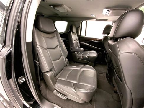 Used 2020 Cadillac Escalade ESV Premium Luxury w/ Escalade Sport Edition image 23