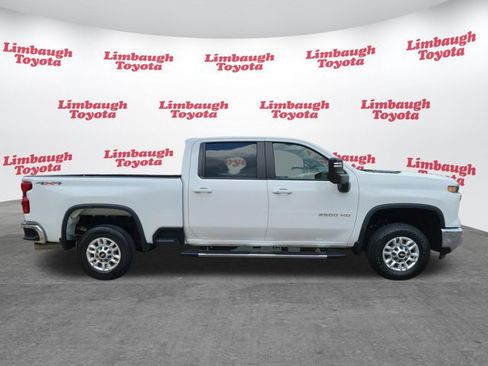 Used 2024 Chevrolet Silverado 2500 LT AWD/4WD image 21