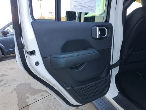 Used 2024 Jeep Wrangler High Altitude image 20