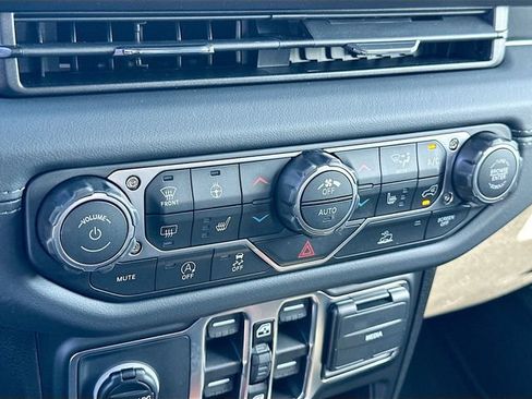 New 2026 Jeep Gladiator Mojave AWD/4WD image 11